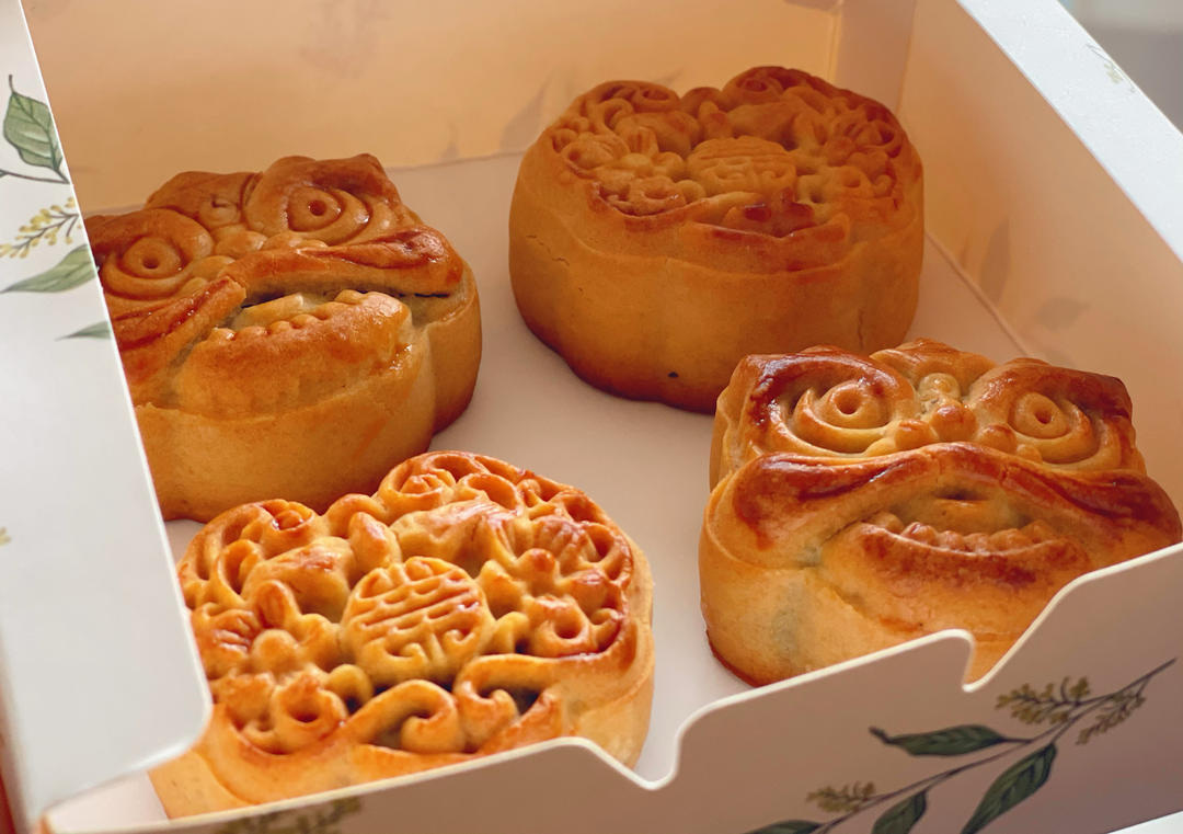 广式月饼—蛋黄莲蓉月饼