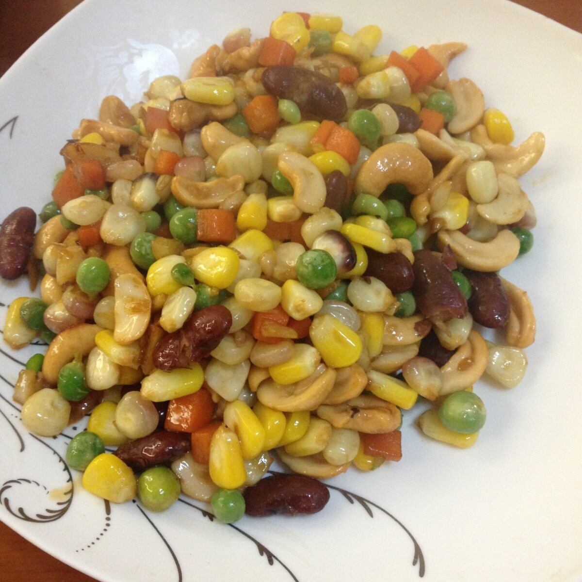 碗豆玉米炒腰果(或各种坚果)