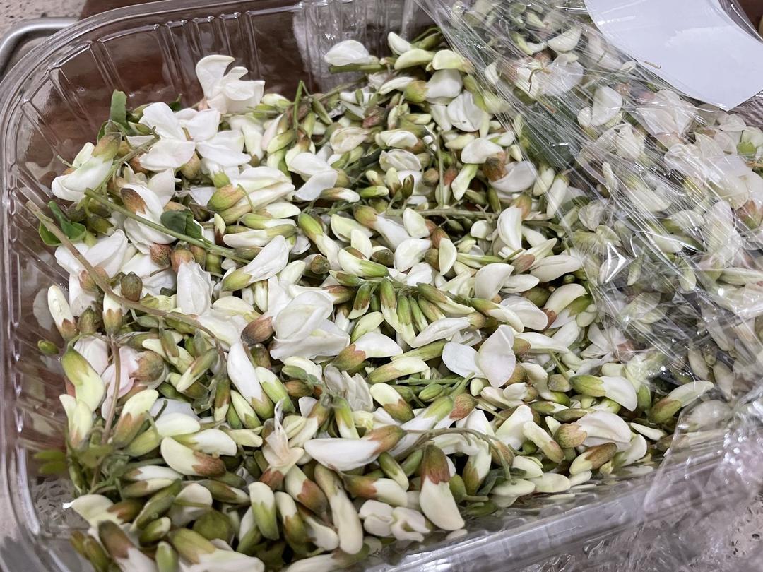 蒸槐花麦饭