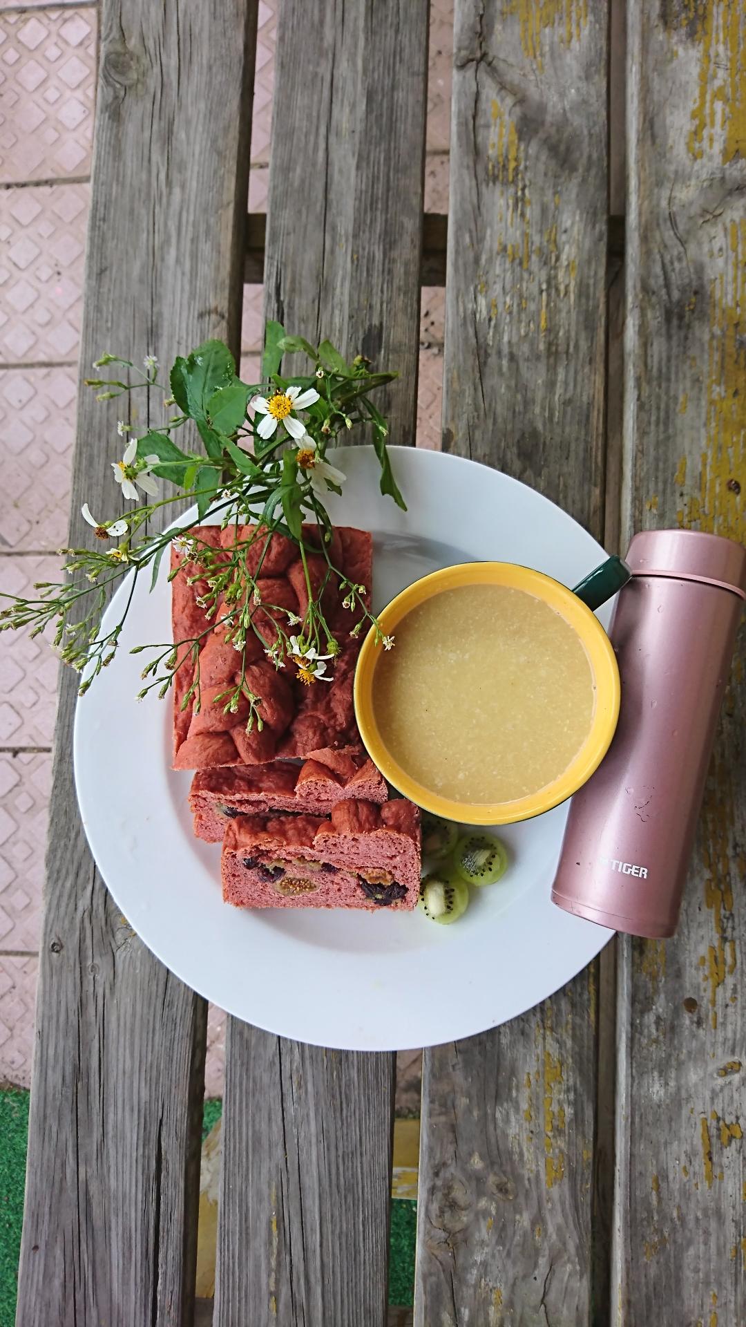 藜麥堅果飲
妳餓了嗎？