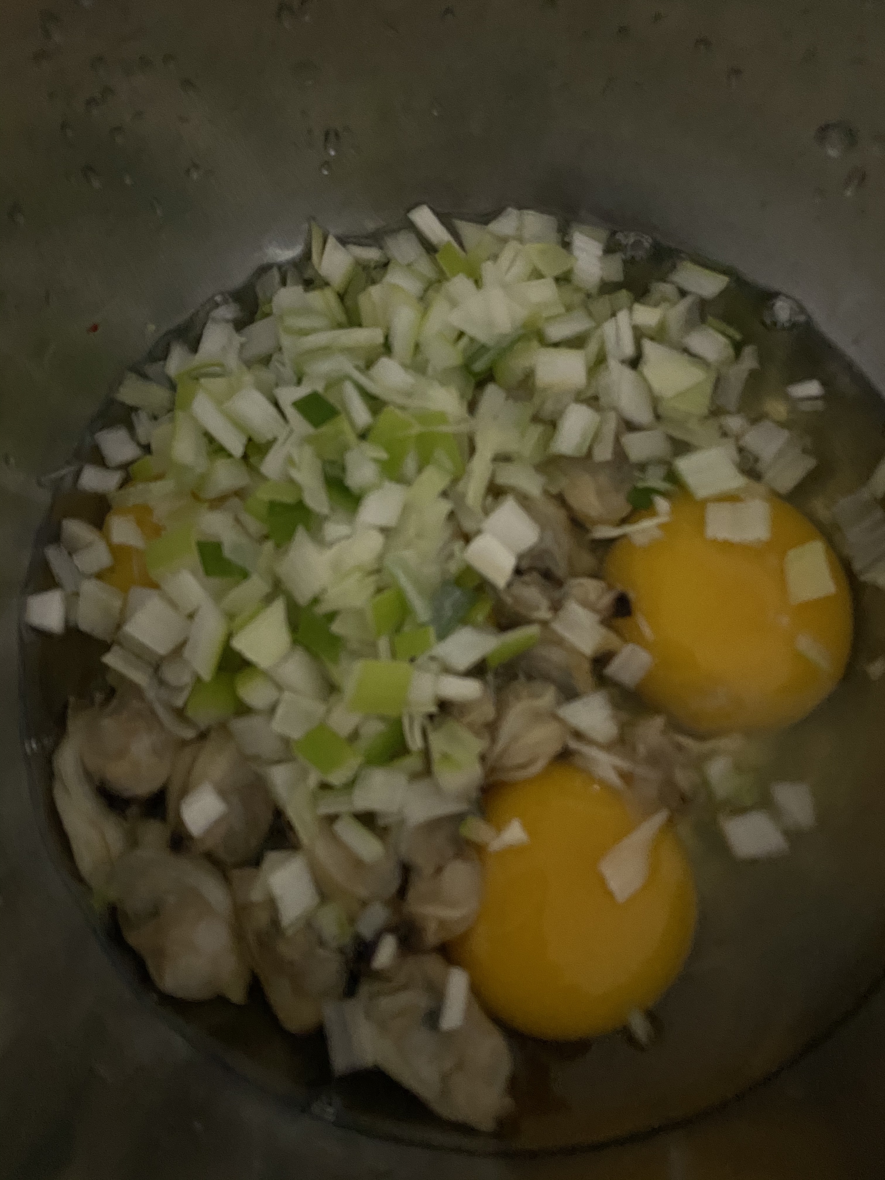 蛤蜊炒鸡蛋东北鸡蛋炒虾酱的做法 步骤3