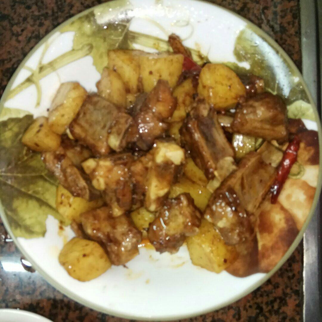 土豆烧排骨
