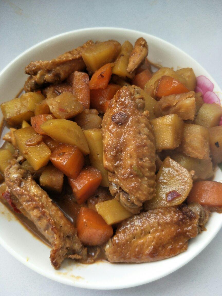 浓香土豆焖鸡翅