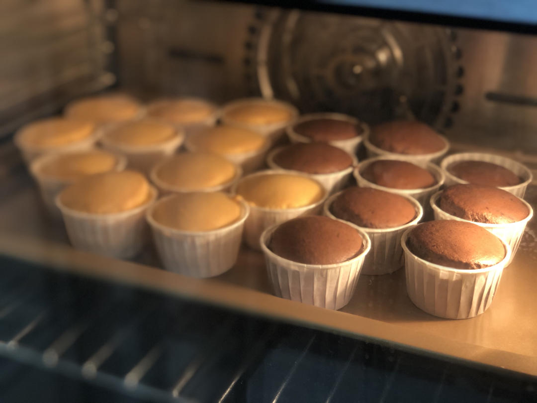 不回缩不开裂戚风纸杯蛋糕