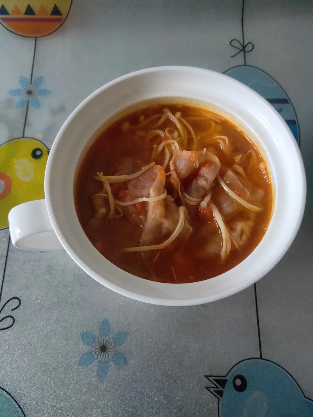 番茄金针菇肥牛汤