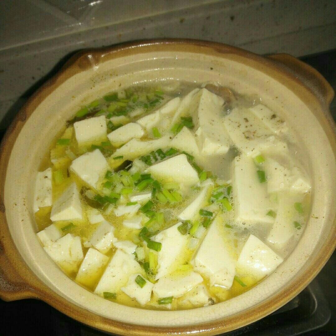 蚌肉豆腐煲