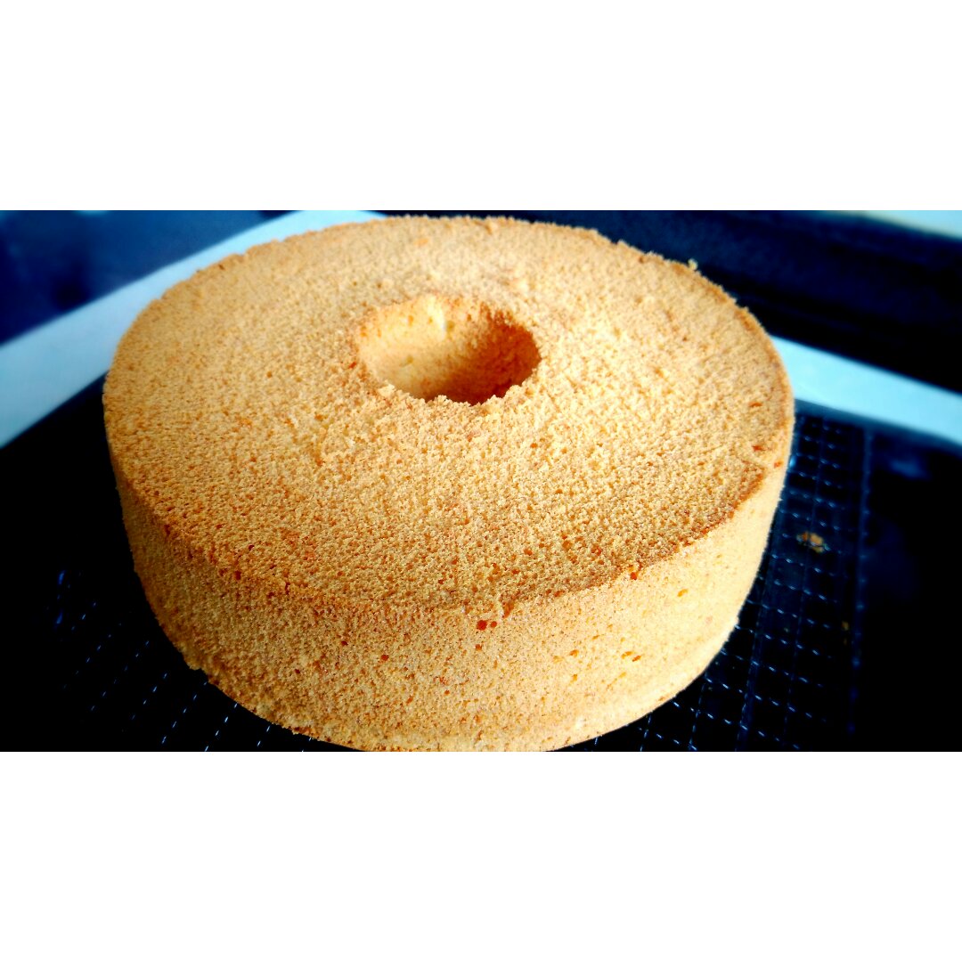 淡奶油戚风～柔软细腻奶味十足