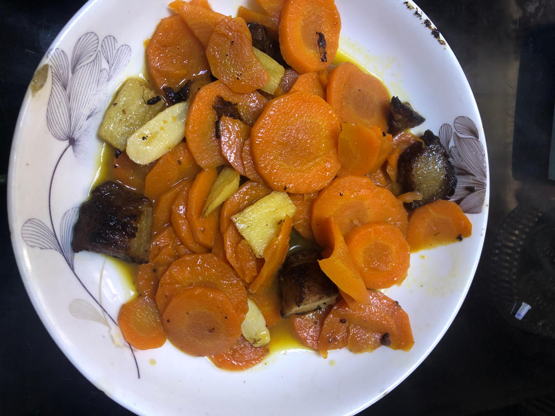 胡萝卜炒肉（小朋友最爱）