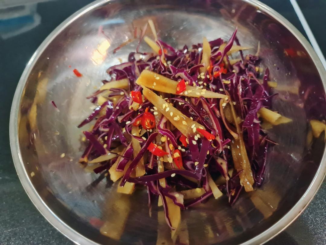 紫甘蓝雪莲果沙拉