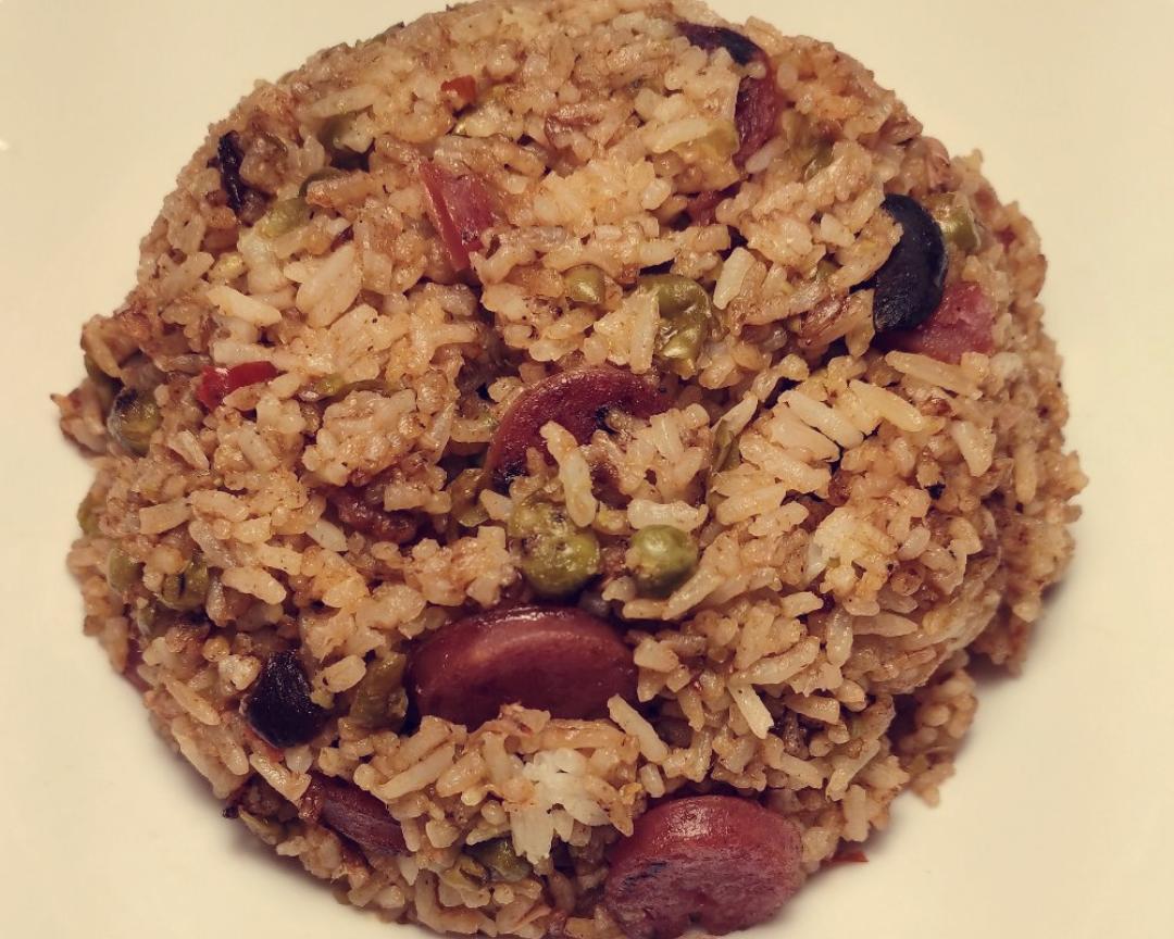 腊肠炒饭的做法