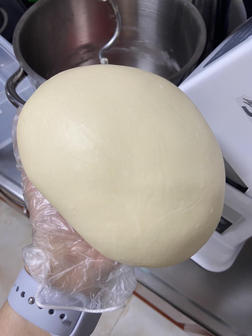 两条超级软的甜甜吐司