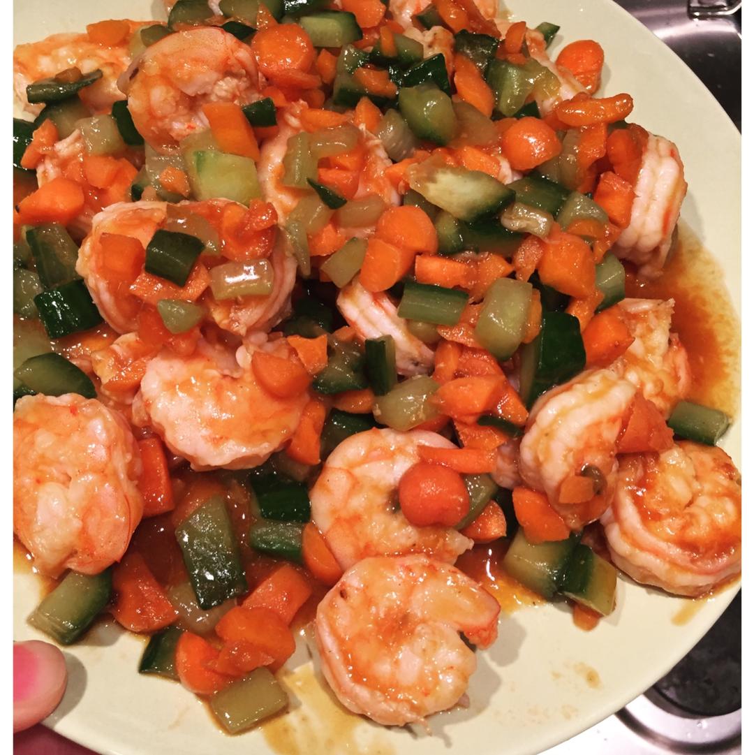 胡萝卜青椒炒虾仁
