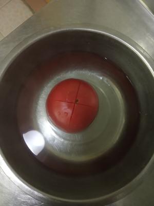 西红柿巧去皮的三种方法的做法 步骤4