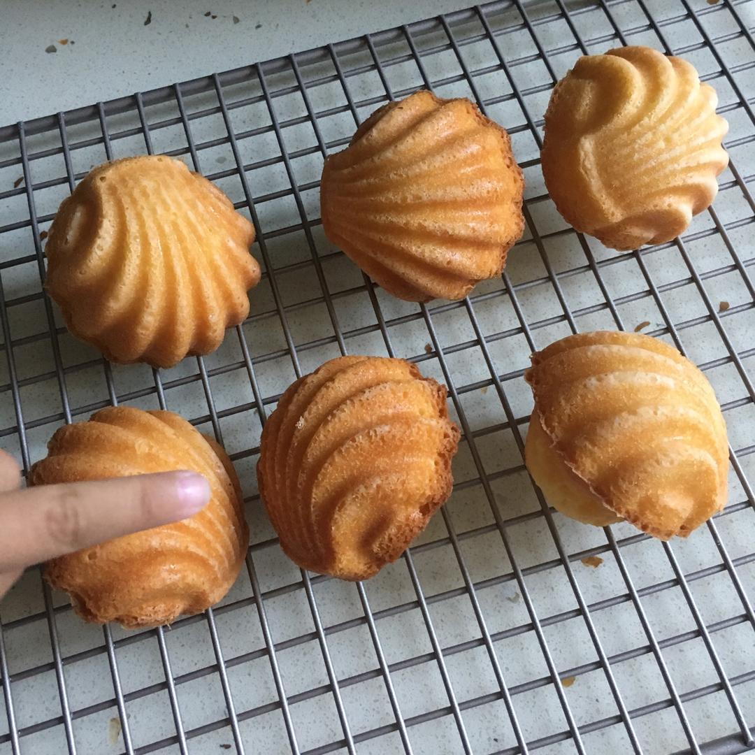 lemon drizzle friands柠檬小蛋糕