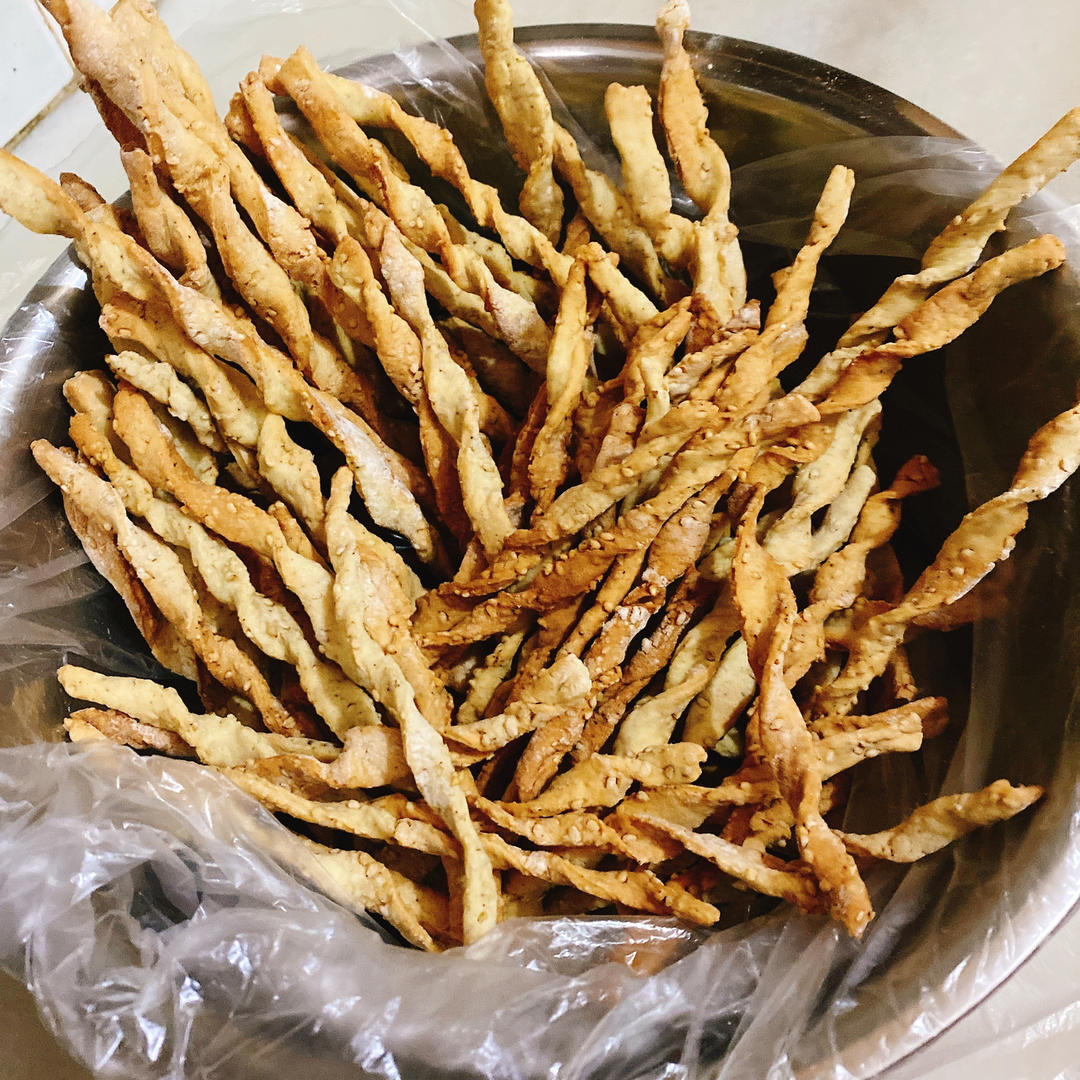 超级简单快手低脂小零食椒盐黑芝麻咸味饼干阿拉棒，饼干条
