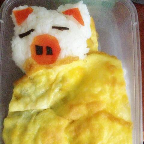 午睡的小熊蛋包饭