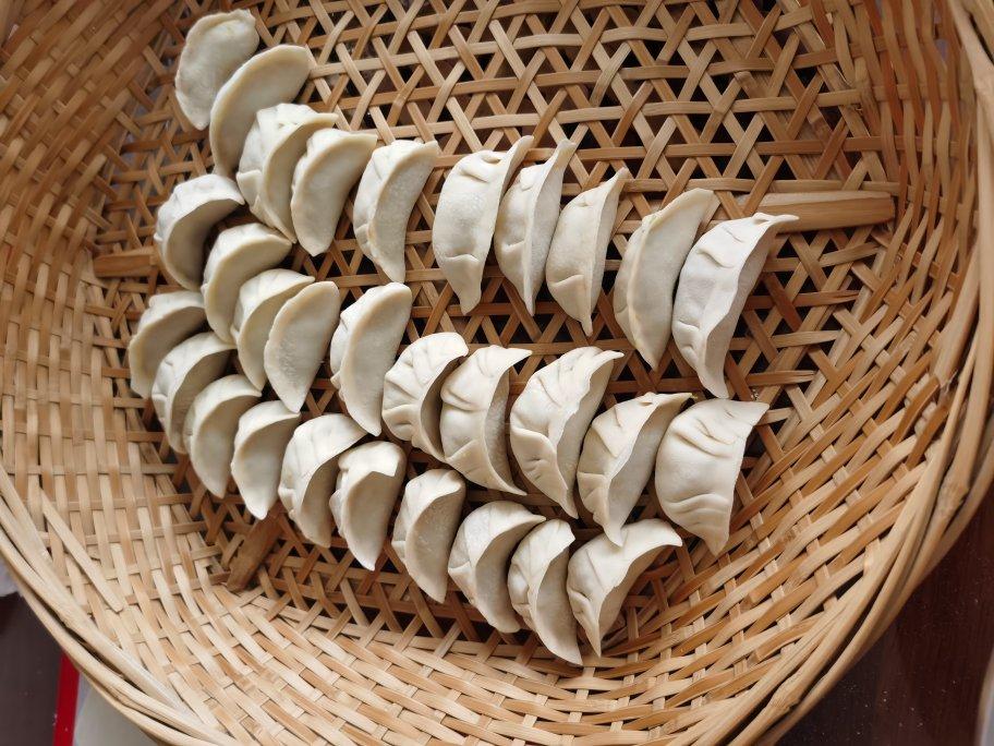 手工揉面三分钟，又韧又薄又好包的饺子皮