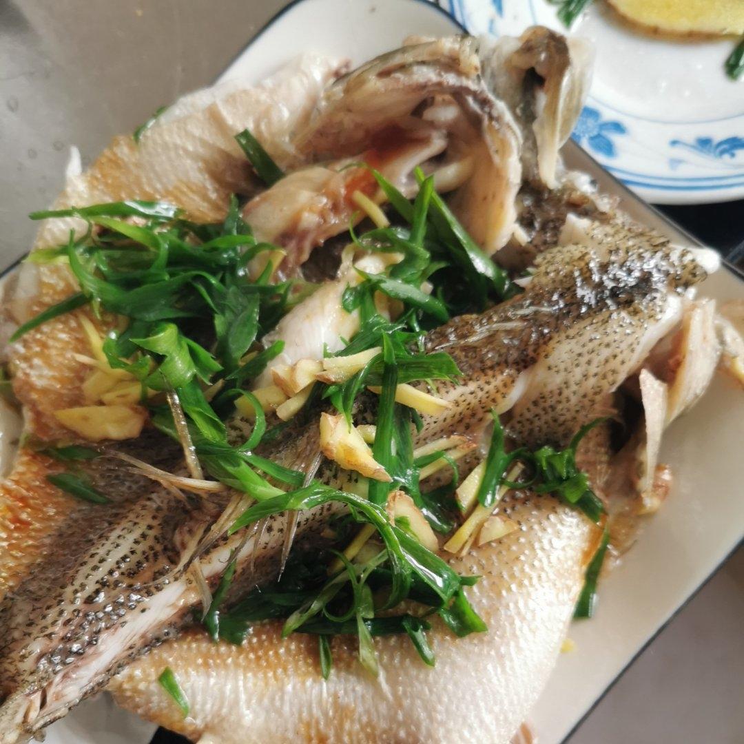 10分钟做 清蒸鲈鱼 （附切鱼图解）