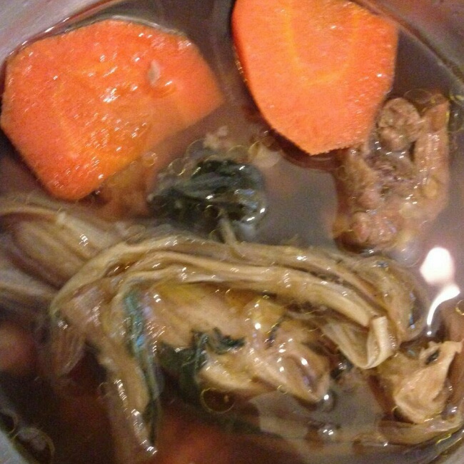 白菜干红萝卜蠔豉汤