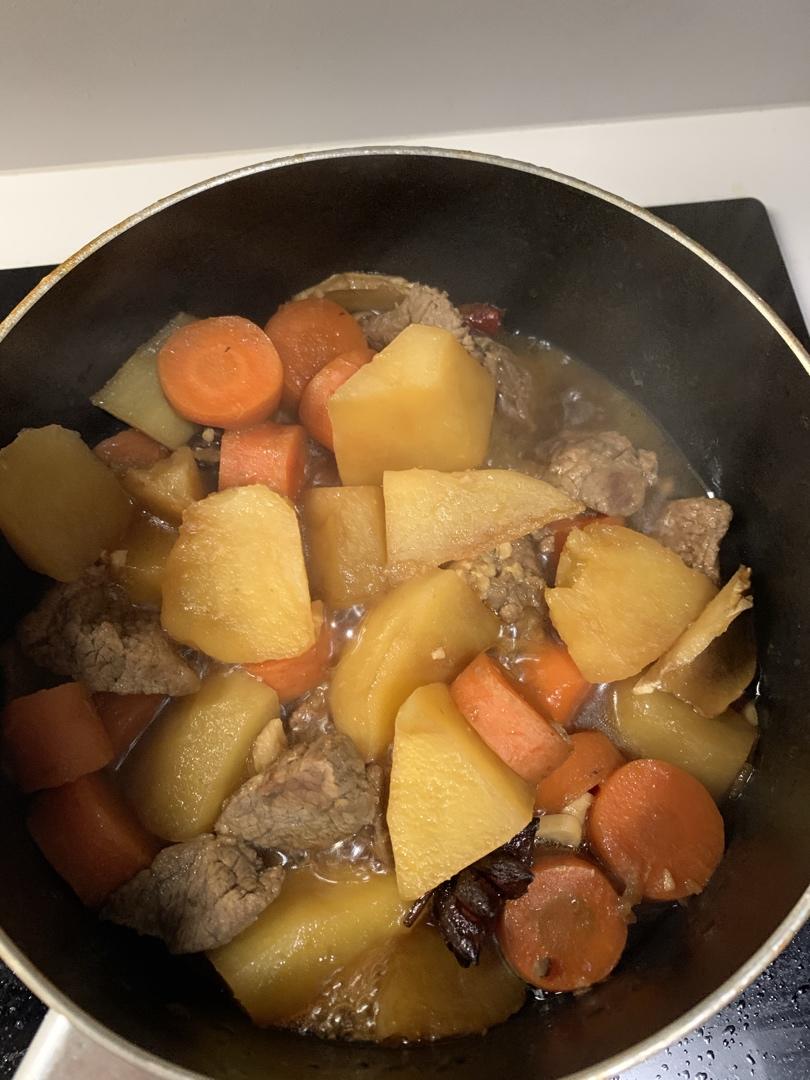 红烧牛肉土豆 （独家秘制）