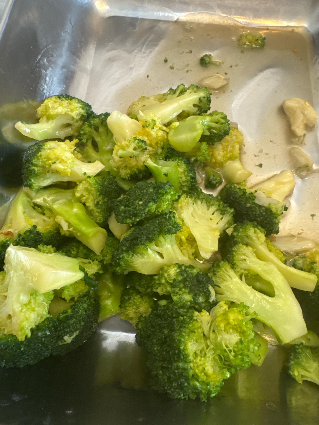 好吃到爆的耗油蒜蓉西兰花(从不修图，喜欢请关注)
