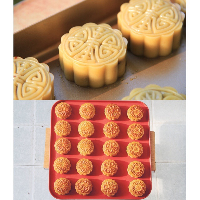 广式蛋黄莲蓉月饼