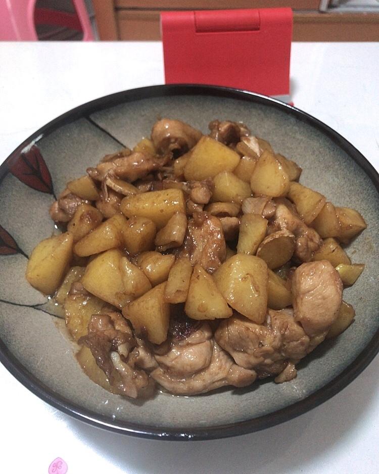 土豆焖鸡腿