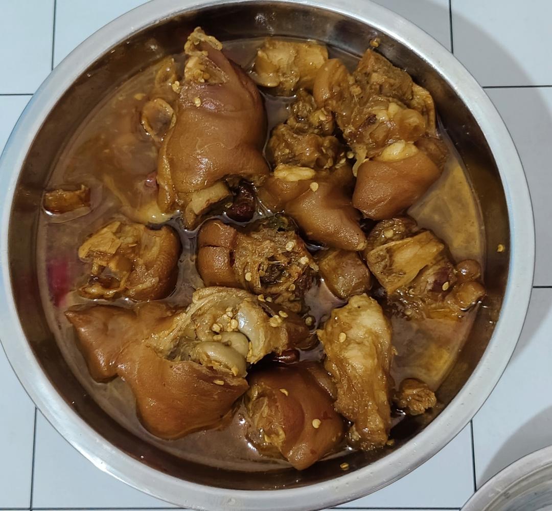 美味的家常菜：红烧猪蹄