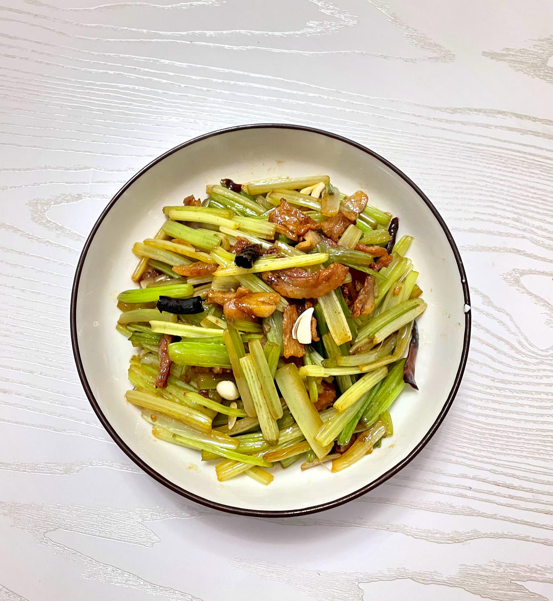 芹菜炒肉