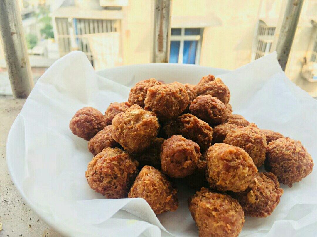 酥炸肉丸子