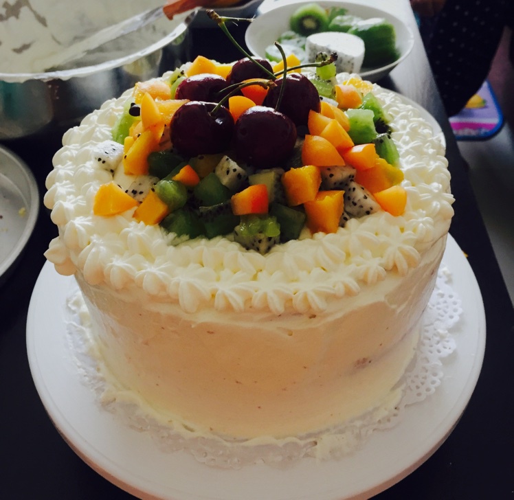 奶油水果装饰蛋糕
