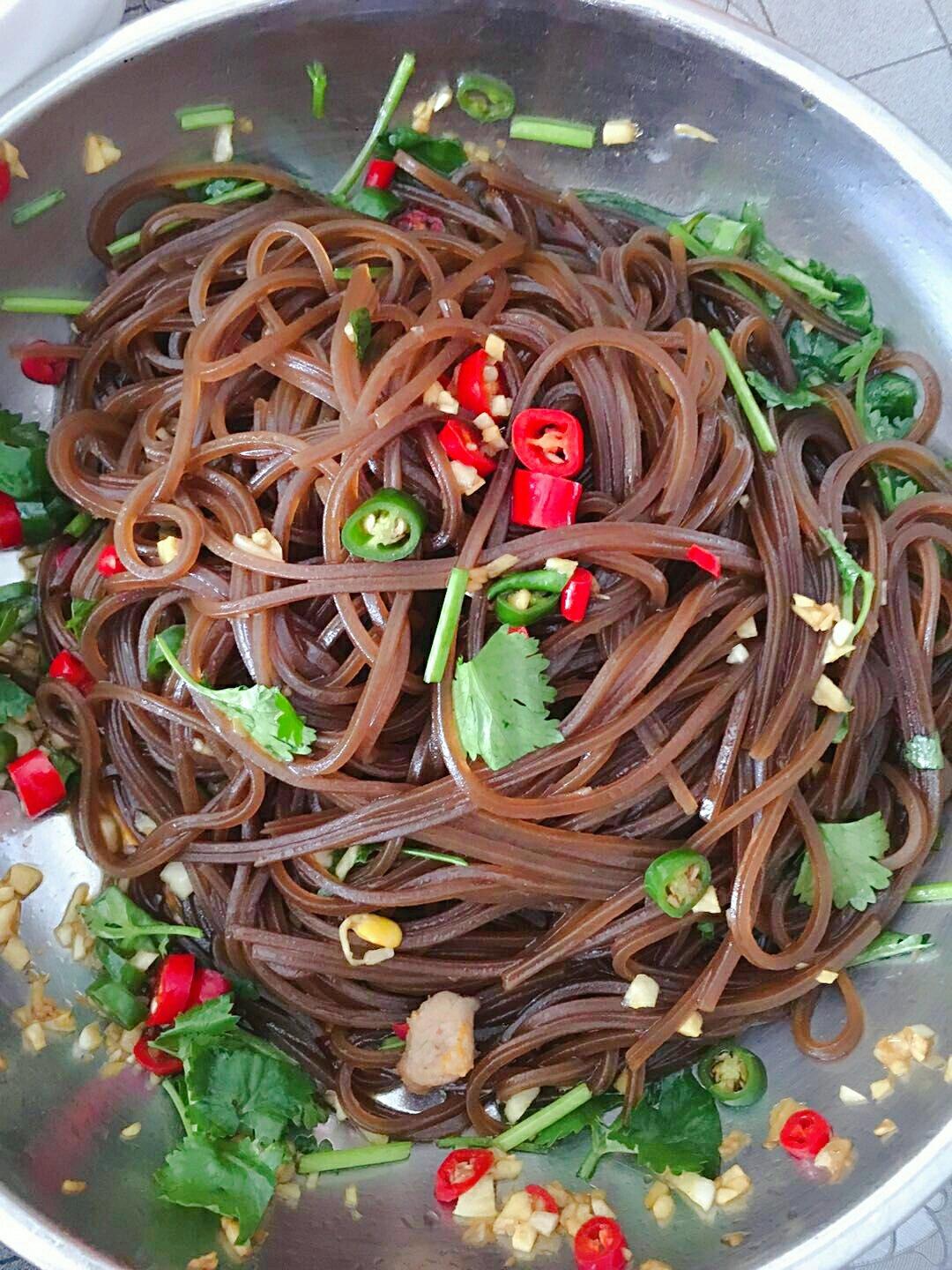 凉拌蕨根粉