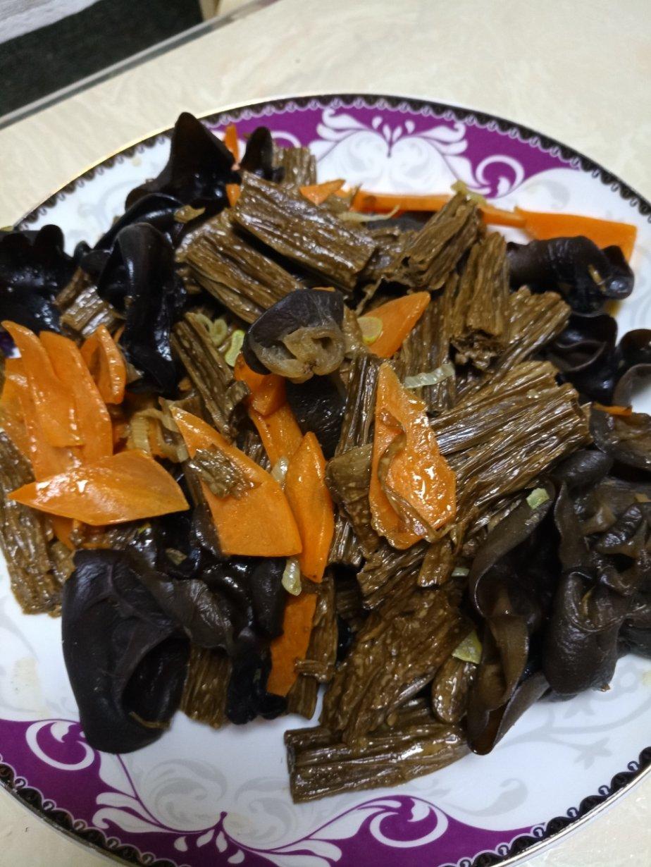 肉炒腐竹木耳
