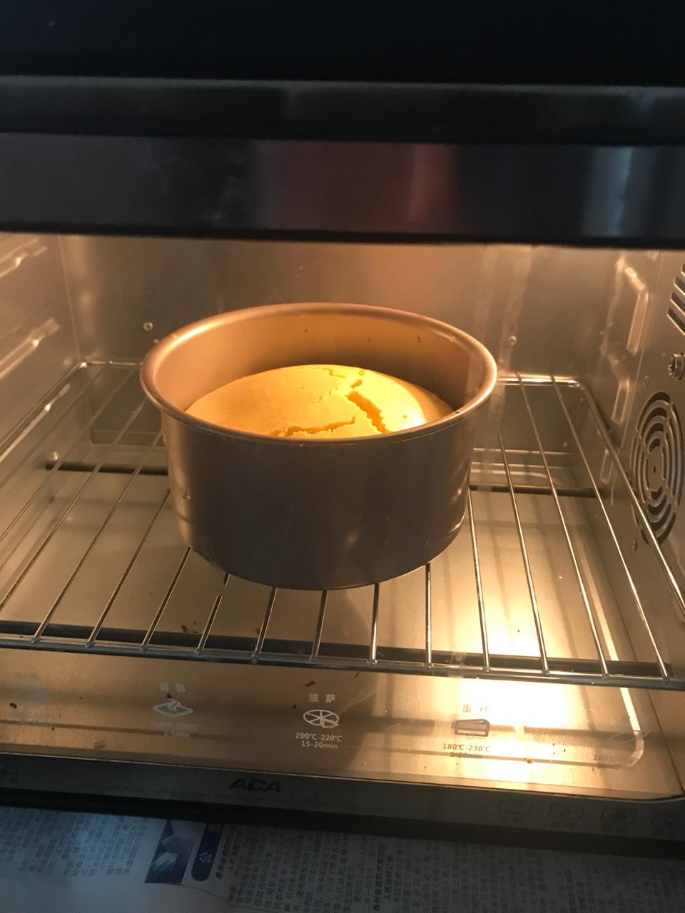 超简单完美戚风蛋糕（6寸2蛋）附打发、翻拌、脱模视频