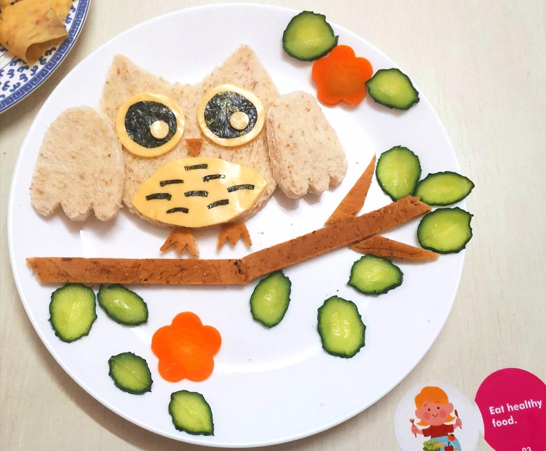 萌萌的猫头鹰早餐