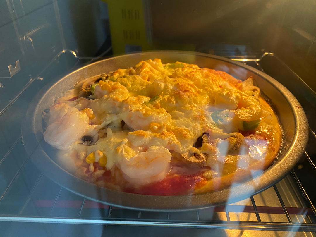 自制披萨饼皮（普通家用面粉版，无黄油可用玉米油代替）