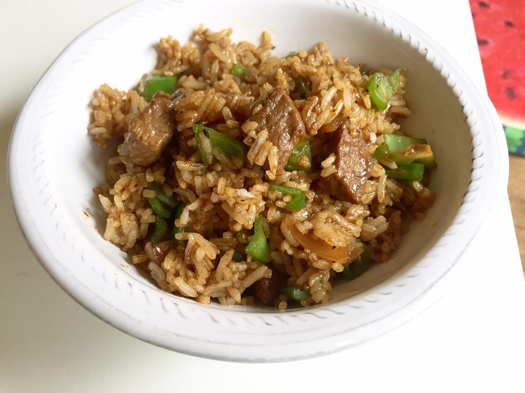 黑椒牛肉炒饭