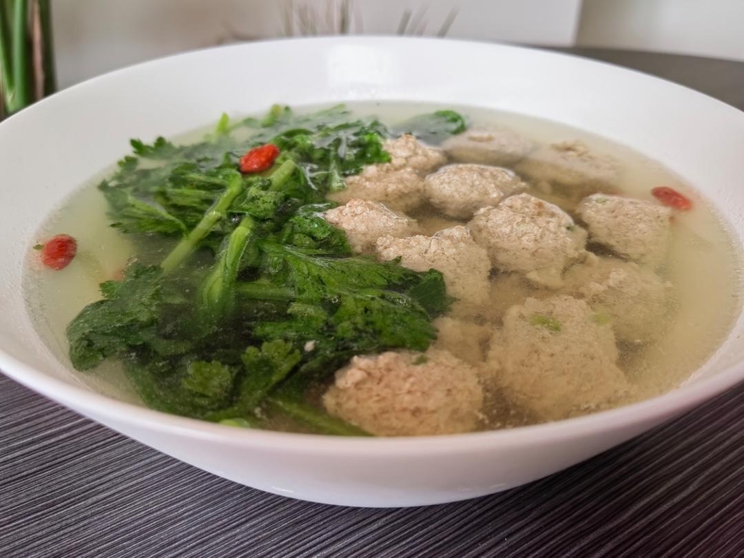 老人孩子都爱的肉丸青菜汤