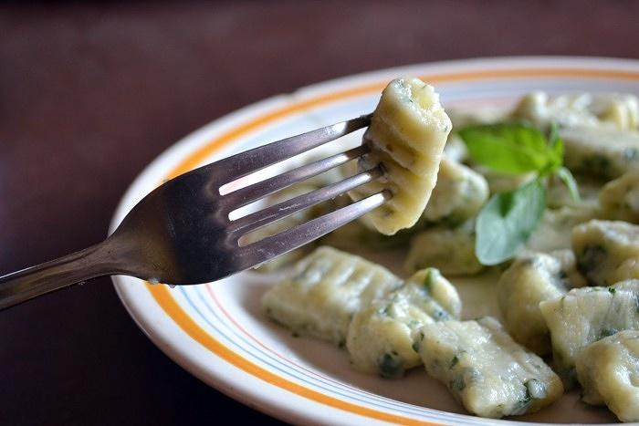 罗勒土豆面疙瘩 gnocchi with basil的做法