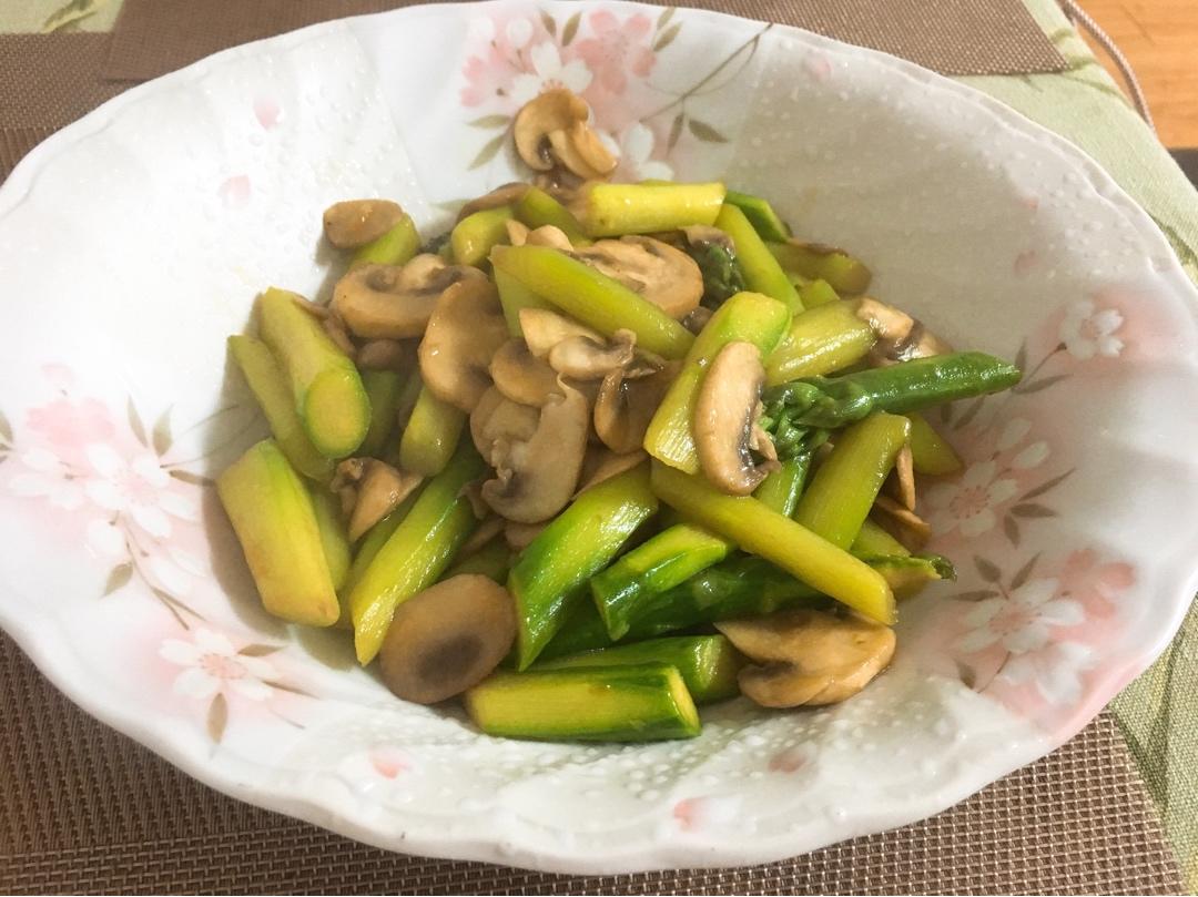 健康低脂家常菜—芦笋炒口蘑