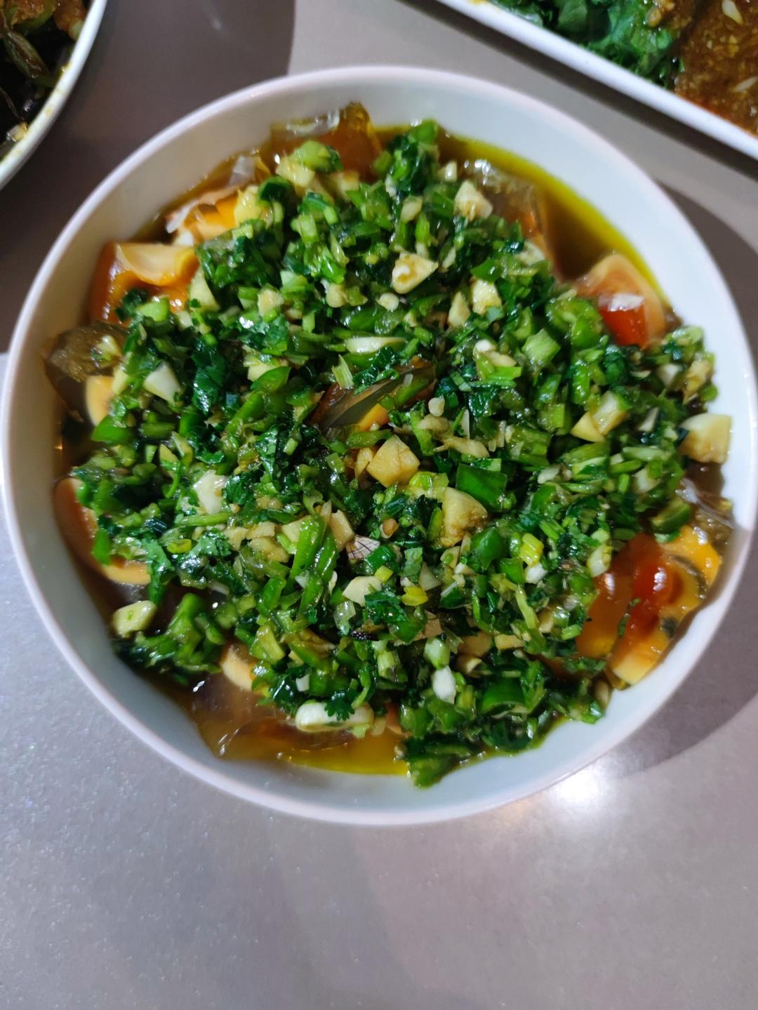 香菜拌皮蛋
