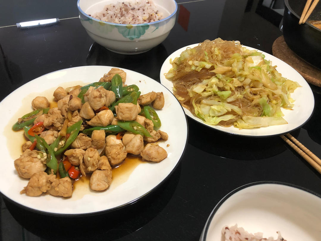 家常快手包菜鸡蛋炒粉丝