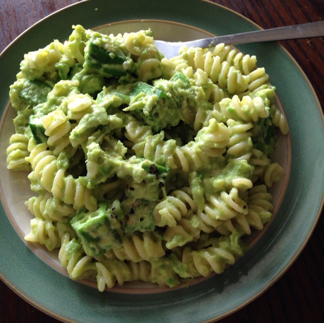 牛油果芦笋意面（Spaghetti with Avocado and Asparagus）