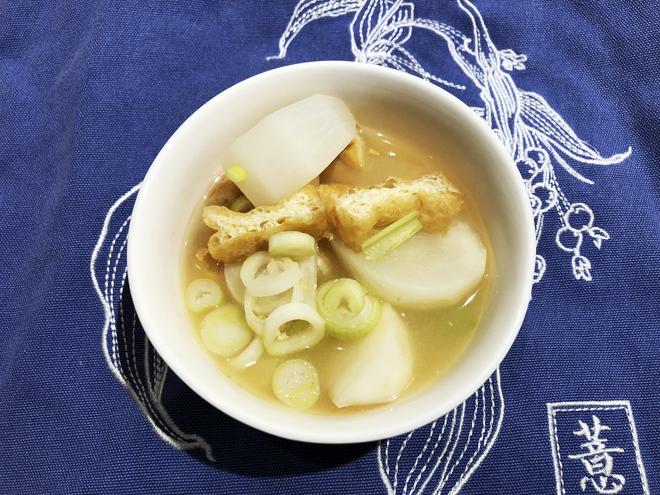 《昨日的美食》之芜菁油豆腐味噌汤的做法