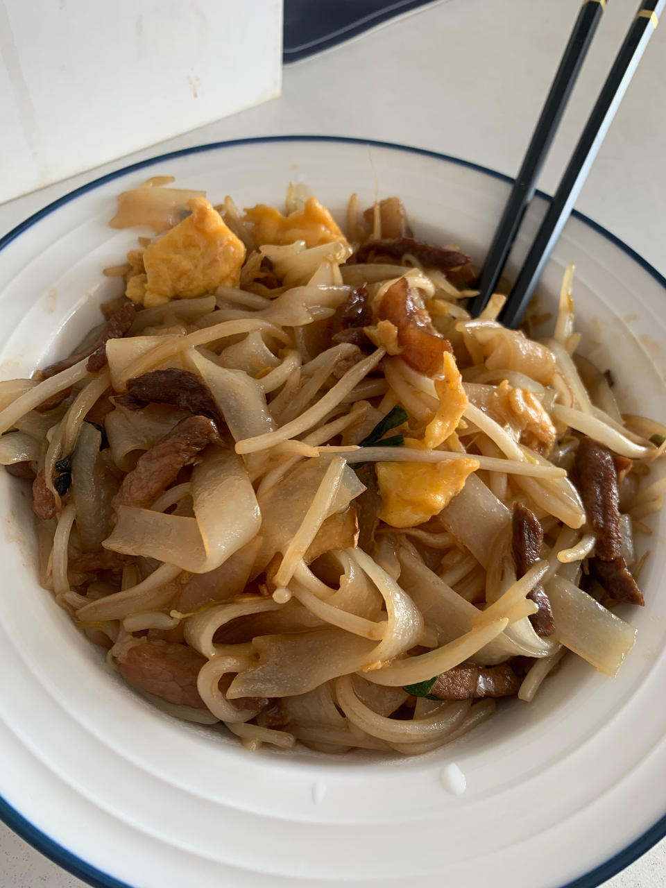 路边摊的炒河粉