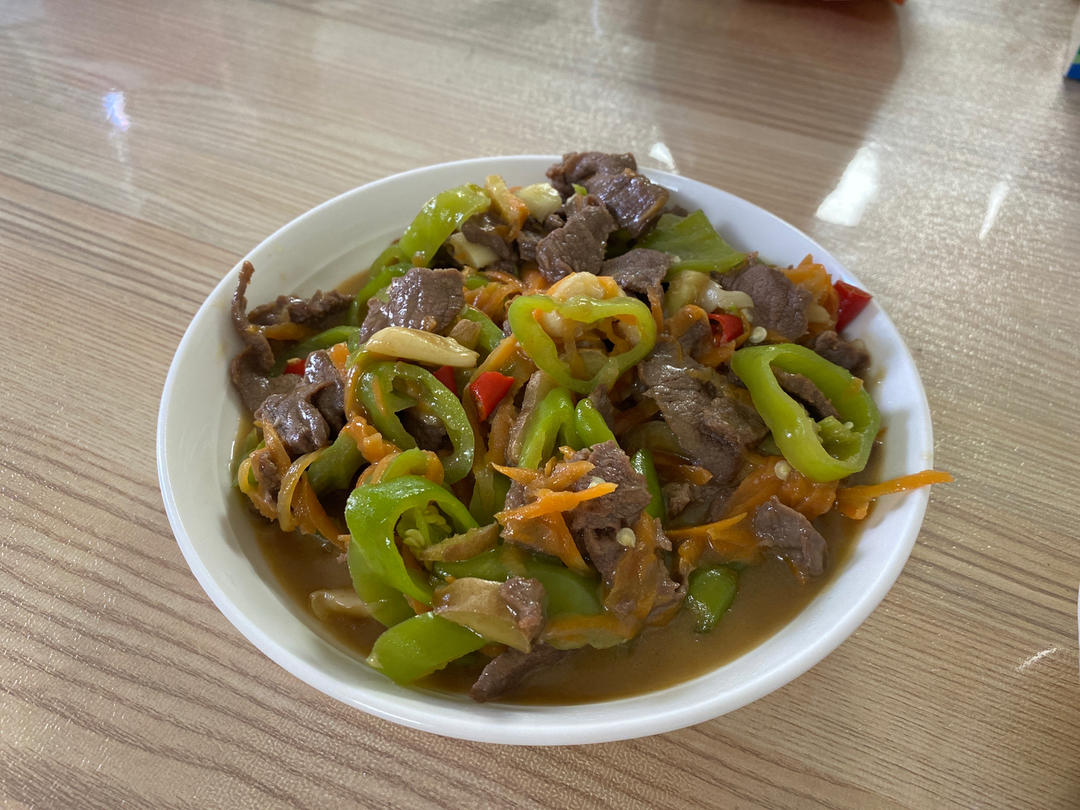 嫩炒牛肉片～～简单快手菜