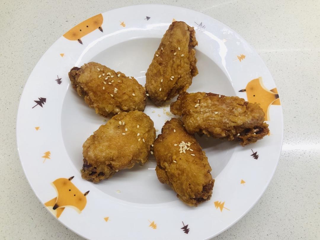 💥不油不腻的蒜香炸鸡翅❗巨好吃到舔手指，外酥里嫩到跺脚。