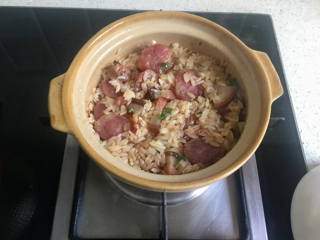 腊味煲仔饭，20分钟饭菜同出