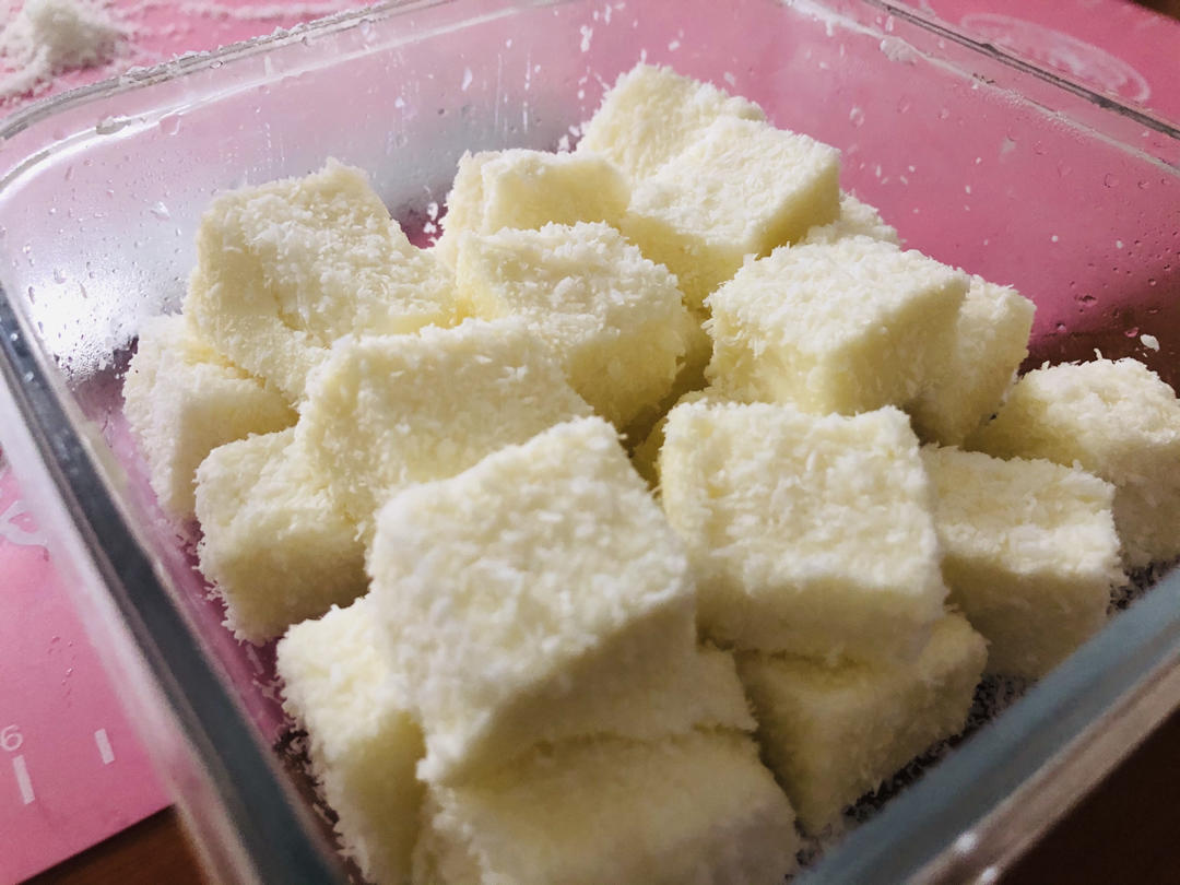 完胜85度C牛奶椰丝小方