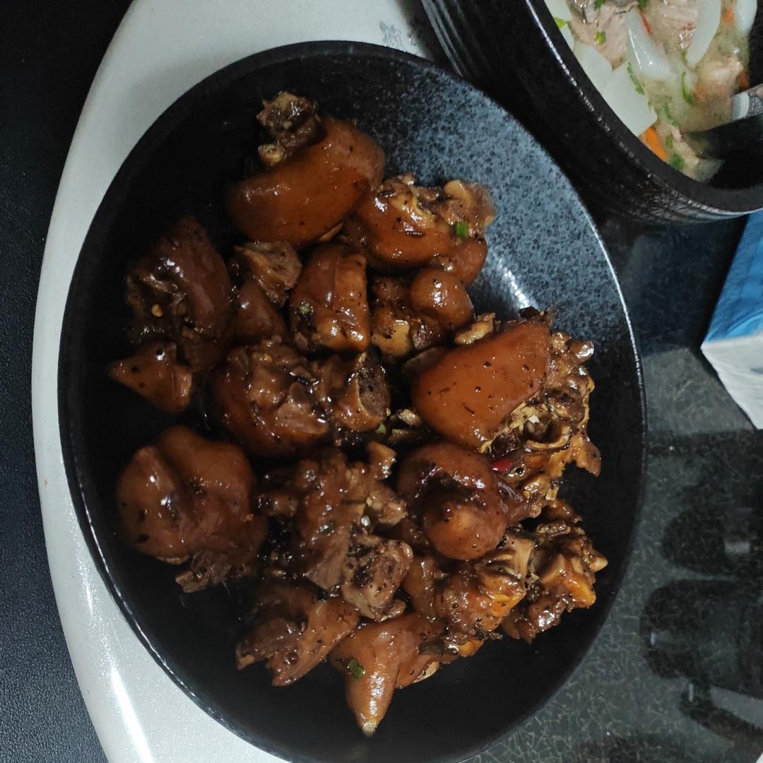 红烧猪蹄，酱香味，超级过嘴瘾的卤猪蹄